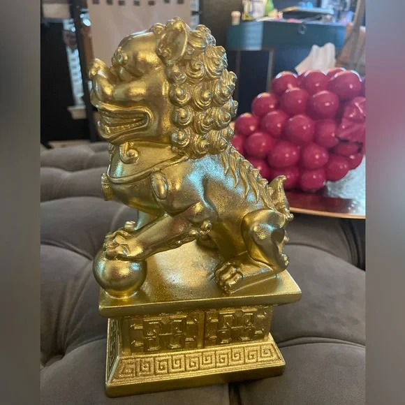 Gold Foo Dog Statue - Picture 2 of 6